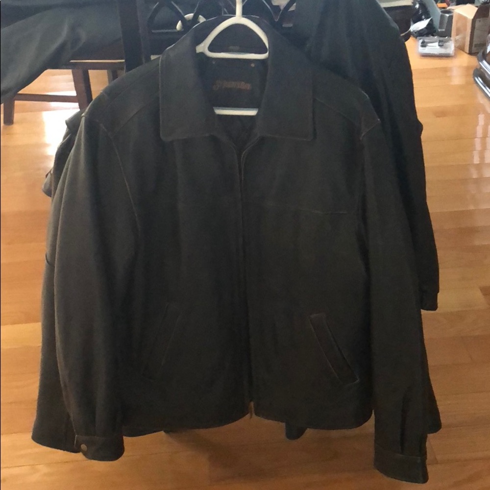 Meet your Posher, Gilbert